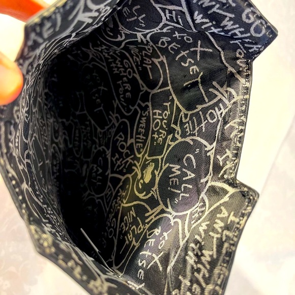 Betsey Johnson Golden Glam iPad or Tablet Sleeve - Picture 6 of 7